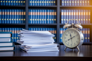 Combien de temps pour toucher l&rsquo;argent d&rsquo;une succession : Délais et Démarches